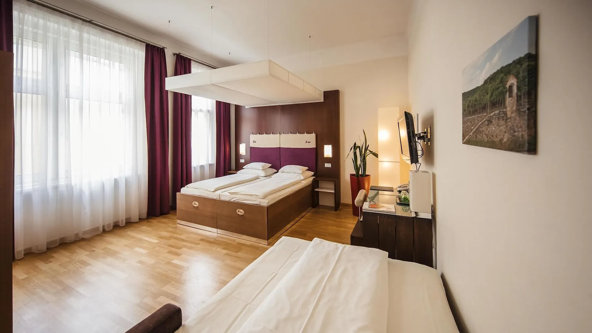 Hotel Rathaus - Wein & Design Vienna