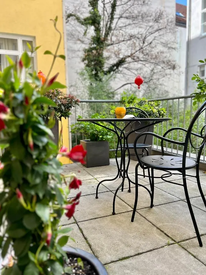 Hotel Rathaus - Wein & Design Vienna 4*,