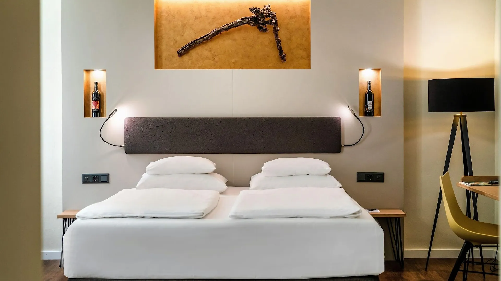 Hotel Rathaus - Wein & Design Viena 4*,